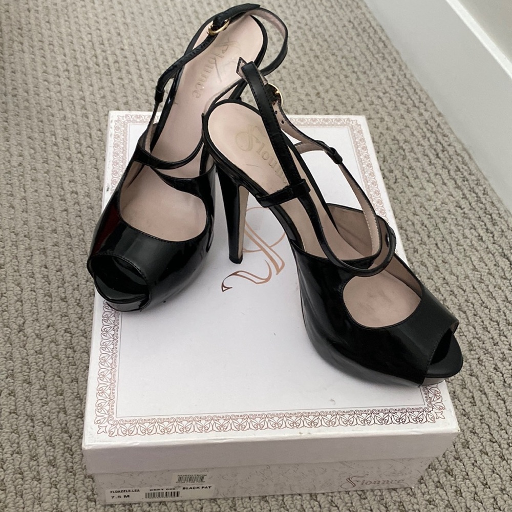 Flounce Black Patent Heel, size 7.5